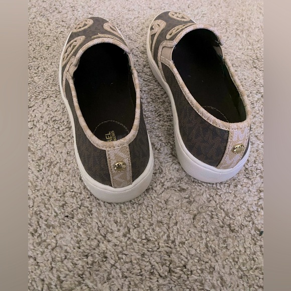 Michael Kors canvas slip on - Picture 3 of 4